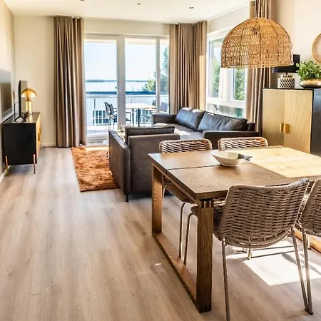 Hangar 19 Superior Mit Balkon Und Seeblick H7w3