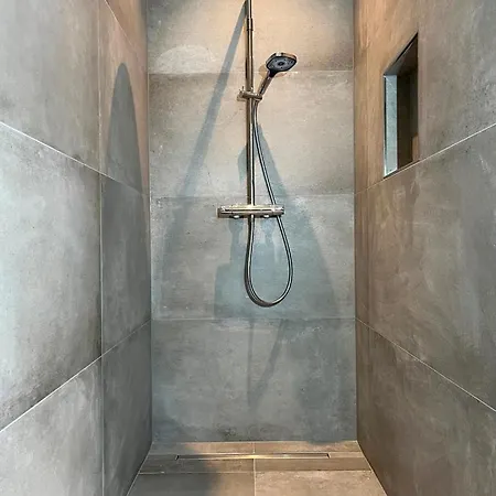 Hangar 19 Superior Mit Balkon Und Seeblick H7w3 דירה